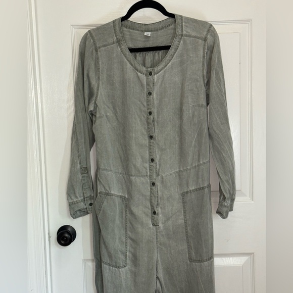 Old Navy Gray Buttoned Long Sleeve Jumpsuit size L - Picture 8 of 9